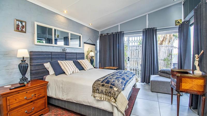 4 Bedroom Property for Sale in Santos Bay Western Cape